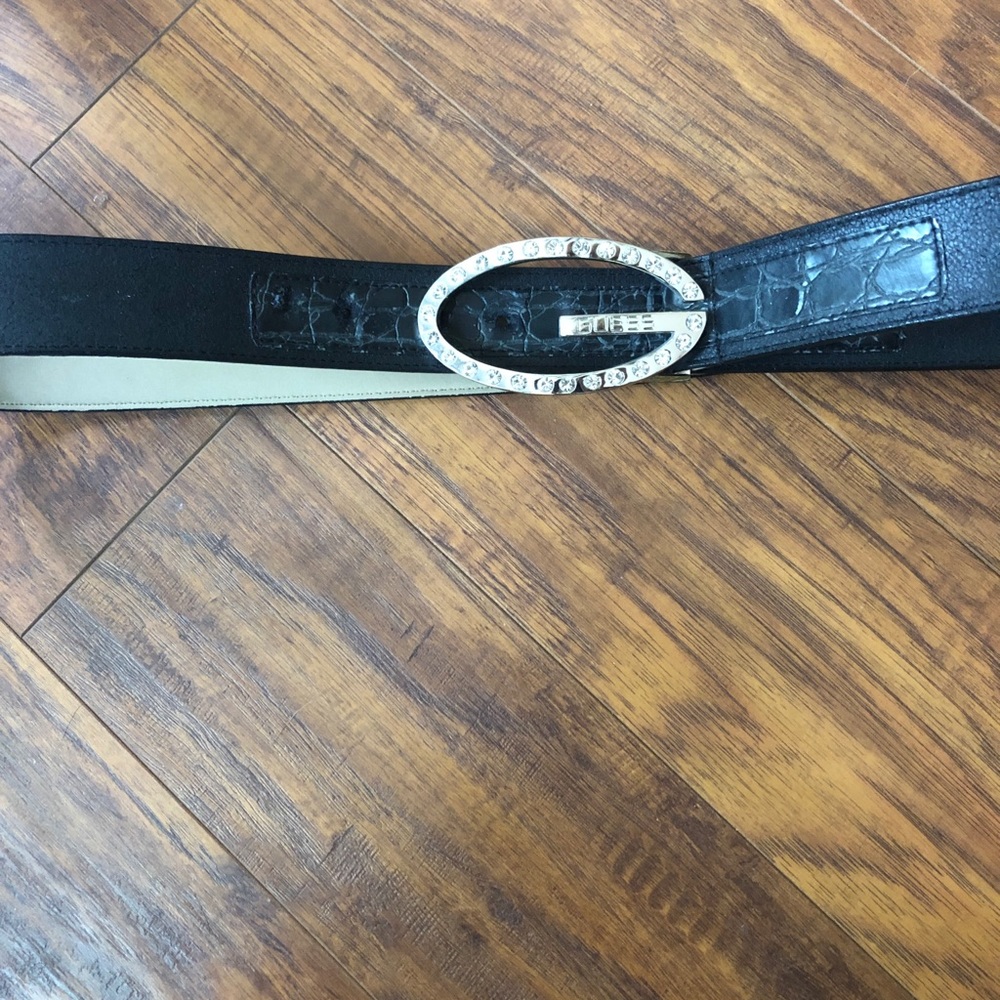 GUESS black leather belt